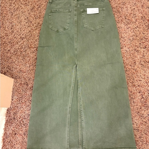 Great Risen Olive Denim Skirt - Picture 2 of 4